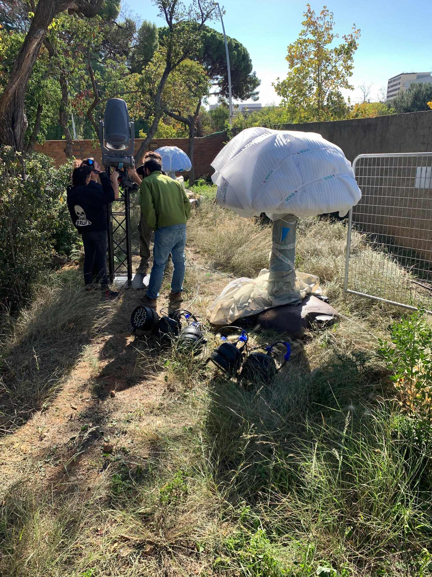 Guerra de informes y avales al espectáculo 'Natura Encesa' de Pedralbes