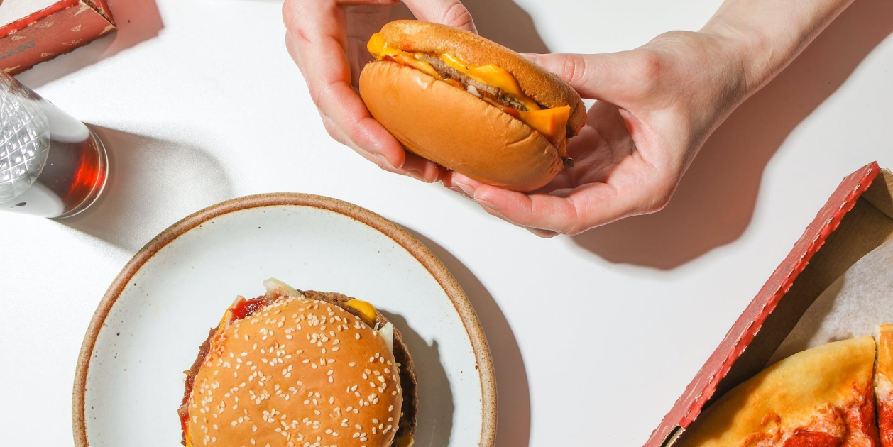 La mejor comida rápida de barrio la encontrarás en estos locales de Barcelona