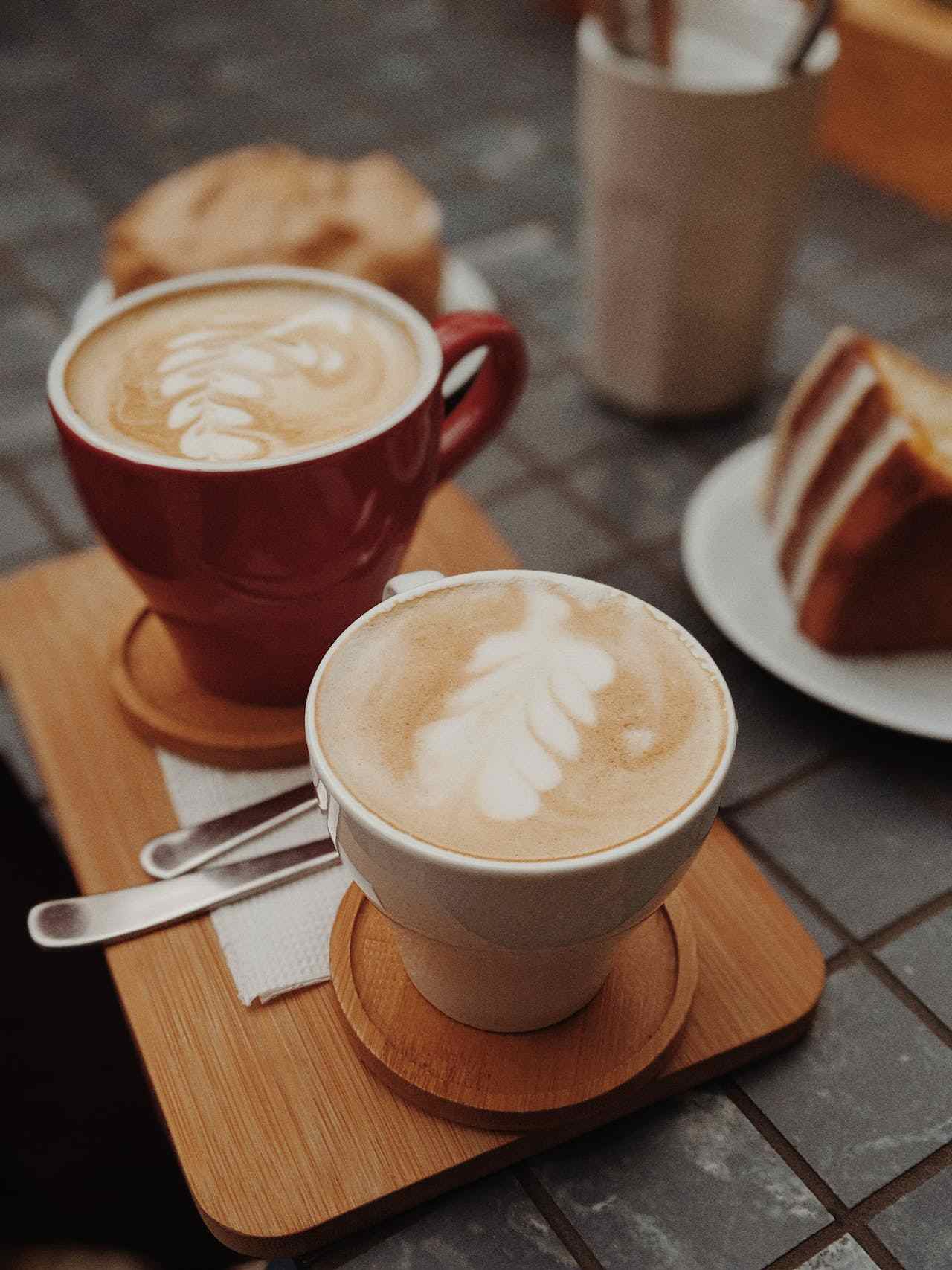 Les 3 cafeteries on berenar el dia que encenen els llums a Barcelona