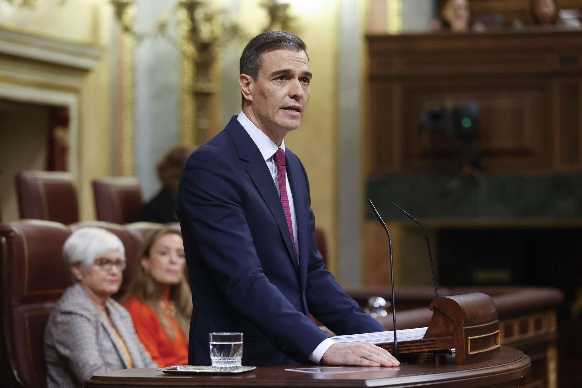 Tensión en el Congreso: diputados españolistas insultan a Pedro Sánchez y lo tildan de "mentiroso"