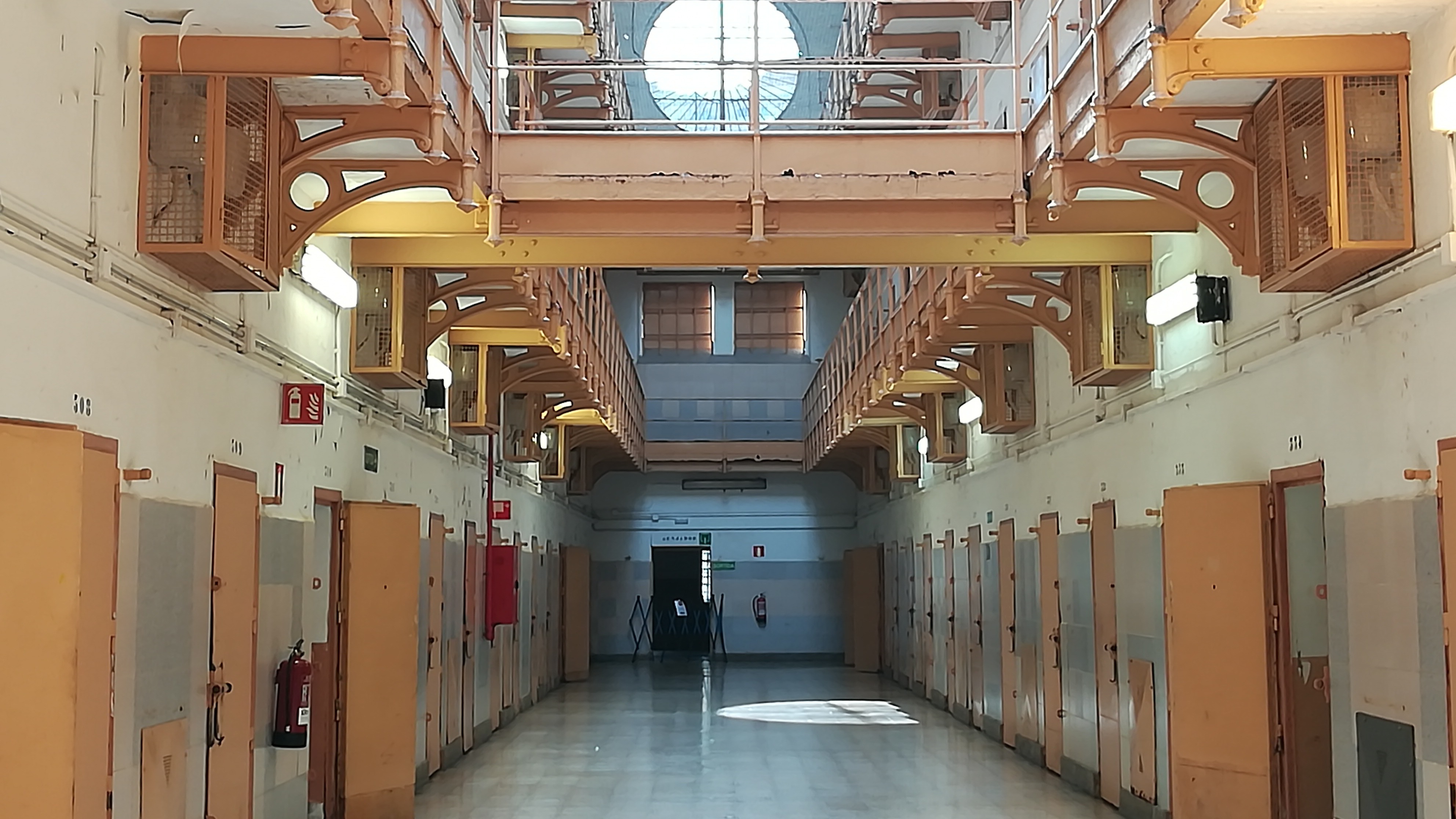 Sabies que aquesta presó de Barcelona és visitable i pots veure-la gratis?