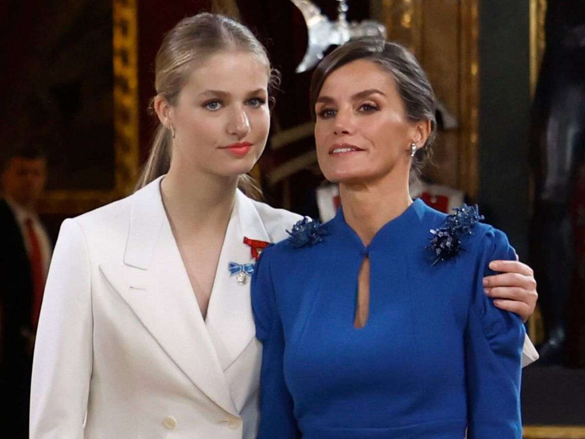 Leonor jura la constitución amb Letizia efe Leonor jura la constitución amb Letizia efe