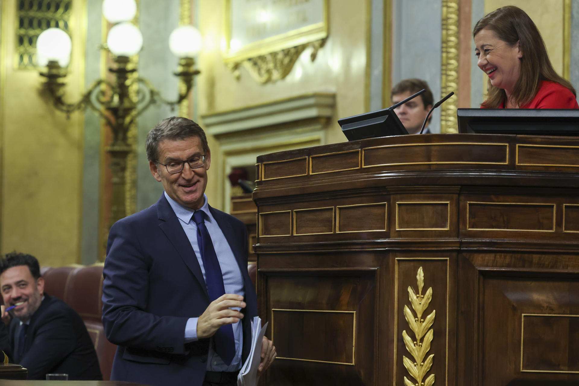 Feijóo corregeix Sánchez per una cita de Machado i en surt escaldat: "És el que té buscar a Google"