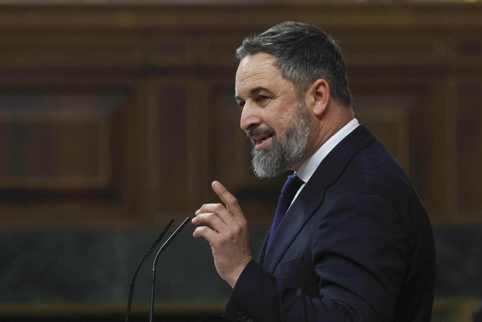 Abascal es desdiu de les seves paraules: "Jo no desitjo a ningú que el pengin pels peus"