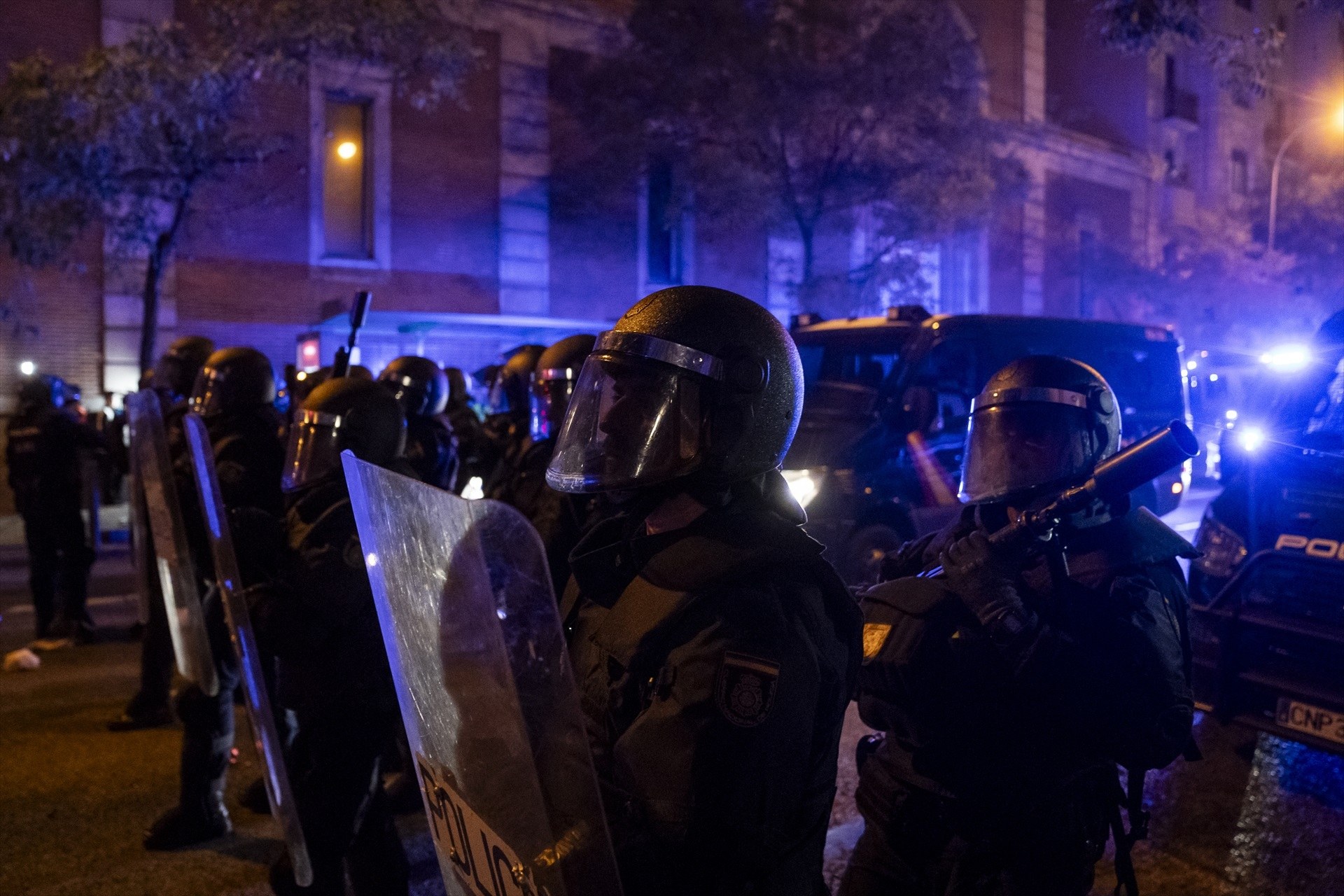 Càrregues policials i detencions a Madrid en una nova manifestació contra l'amnistia a Ferraz