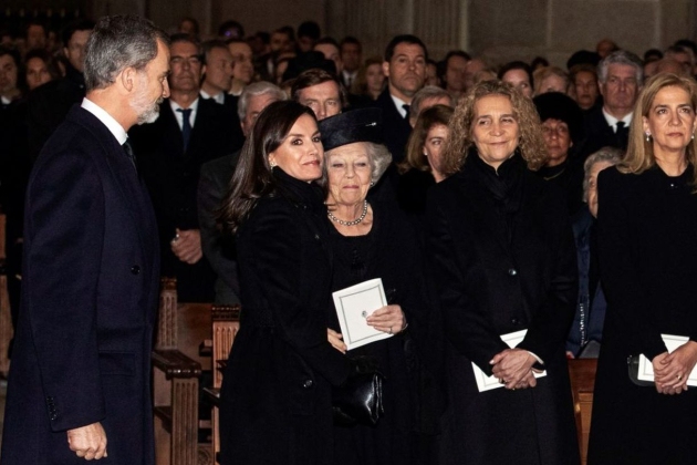 Letizia i la infanta Cristina efe Letizia i la infanta Cristina efe
