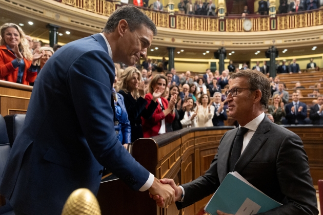 Presidente Gobierno, Pedro Sanchez, saluda a lider PP, Alberto Nunez Feijoo, debate investidura / Europa Press Presidente Gobierno, Pedro Sanchez, saluda a lider PP, Alberto Nunez Feijoo, debate investidura / Europa Press
