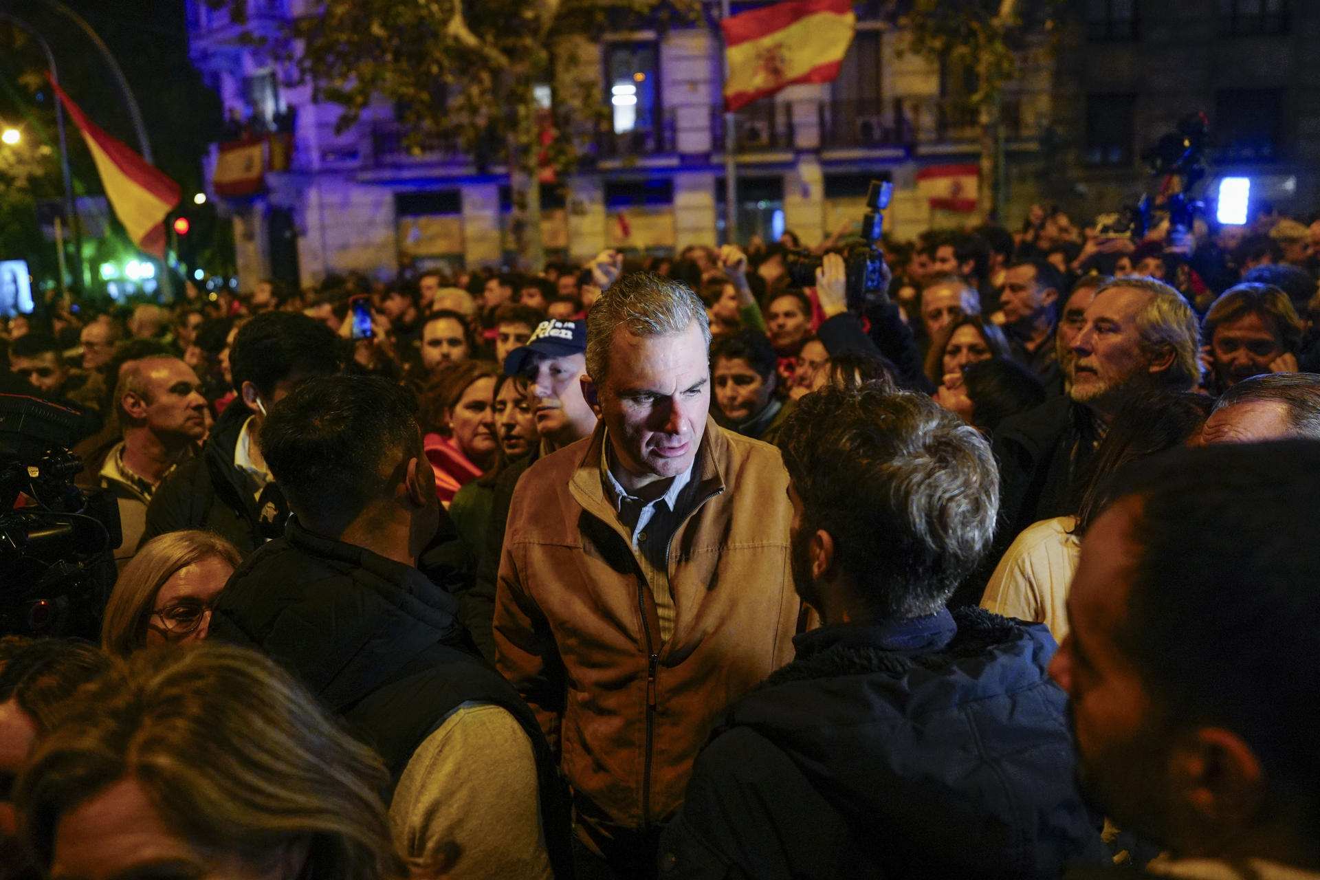 Ortega Smith insulta al delegado del Gobierno en Madrid por el trato policial: "Sinvergüenza!"