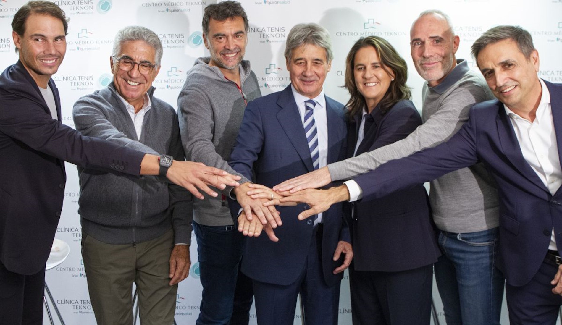 Leyendas del tenis español visitan la nueva Clínica Tenis del Centro Médico Teknon