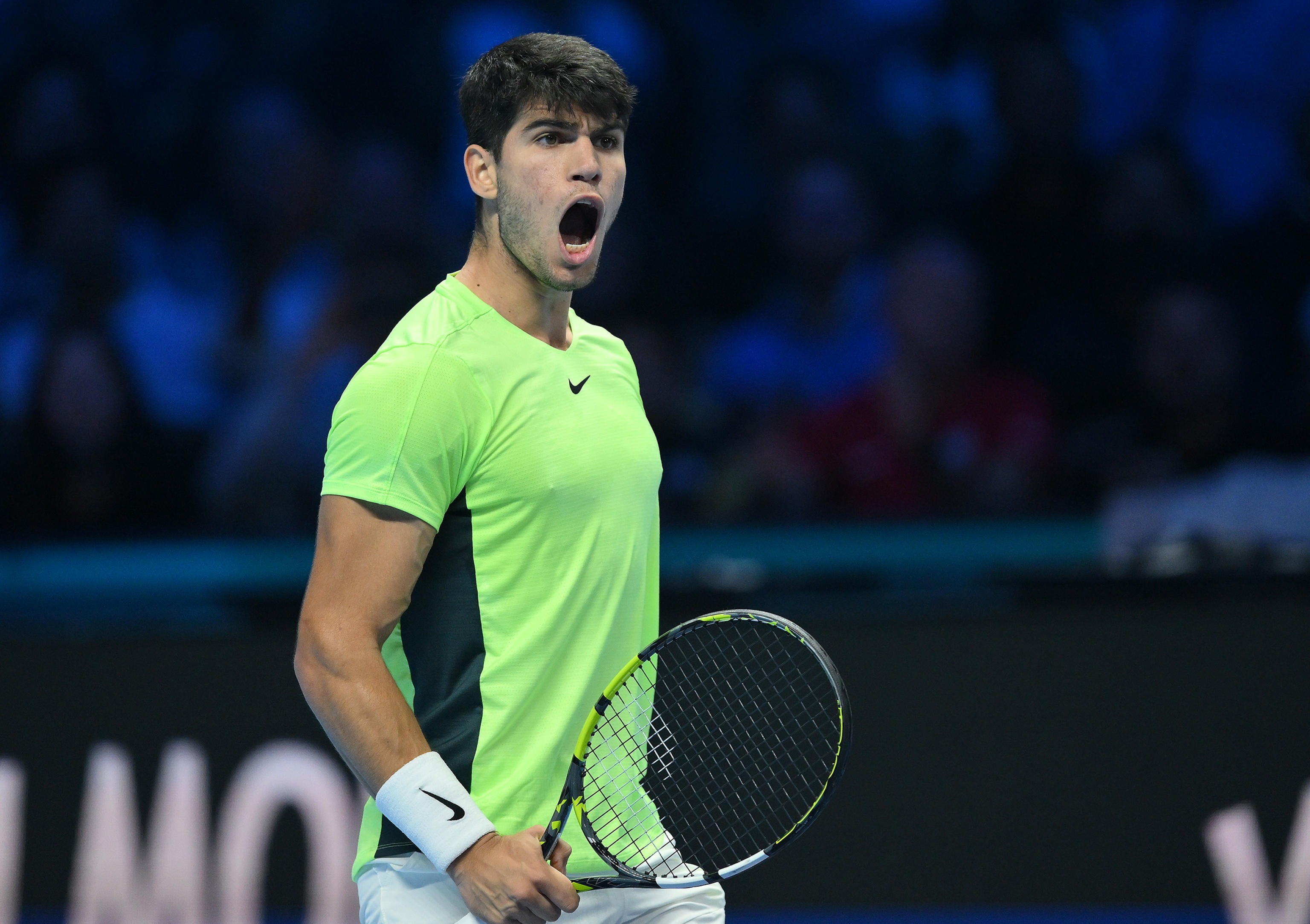 Un Carlos Alcaraz renacido tumba a Medvedev y desafiará a Djokovic en las semifinales de las ATP Finals