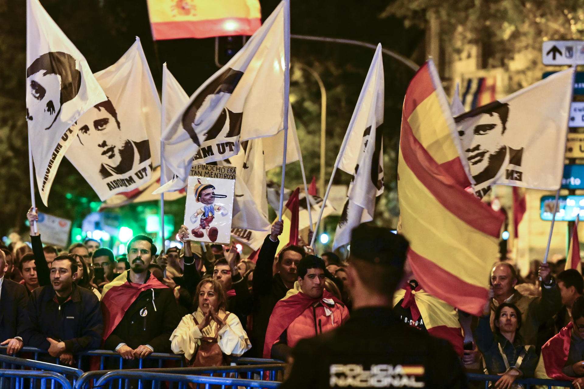 1.500 personas protestan contra la amnistía en Madrid y avisan que va para largo: "Las uvas, en Ferraz"