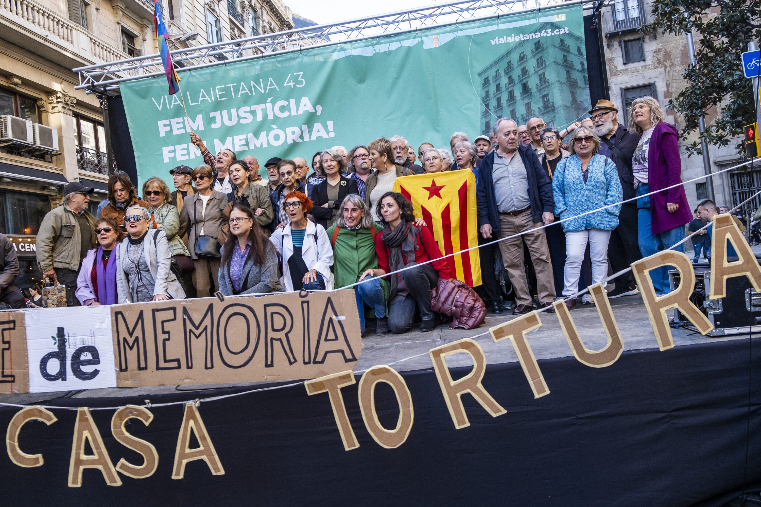 Crida unitària al nou govern espanyol pel centre de memòria a la Via Laietana: "Inajornable"