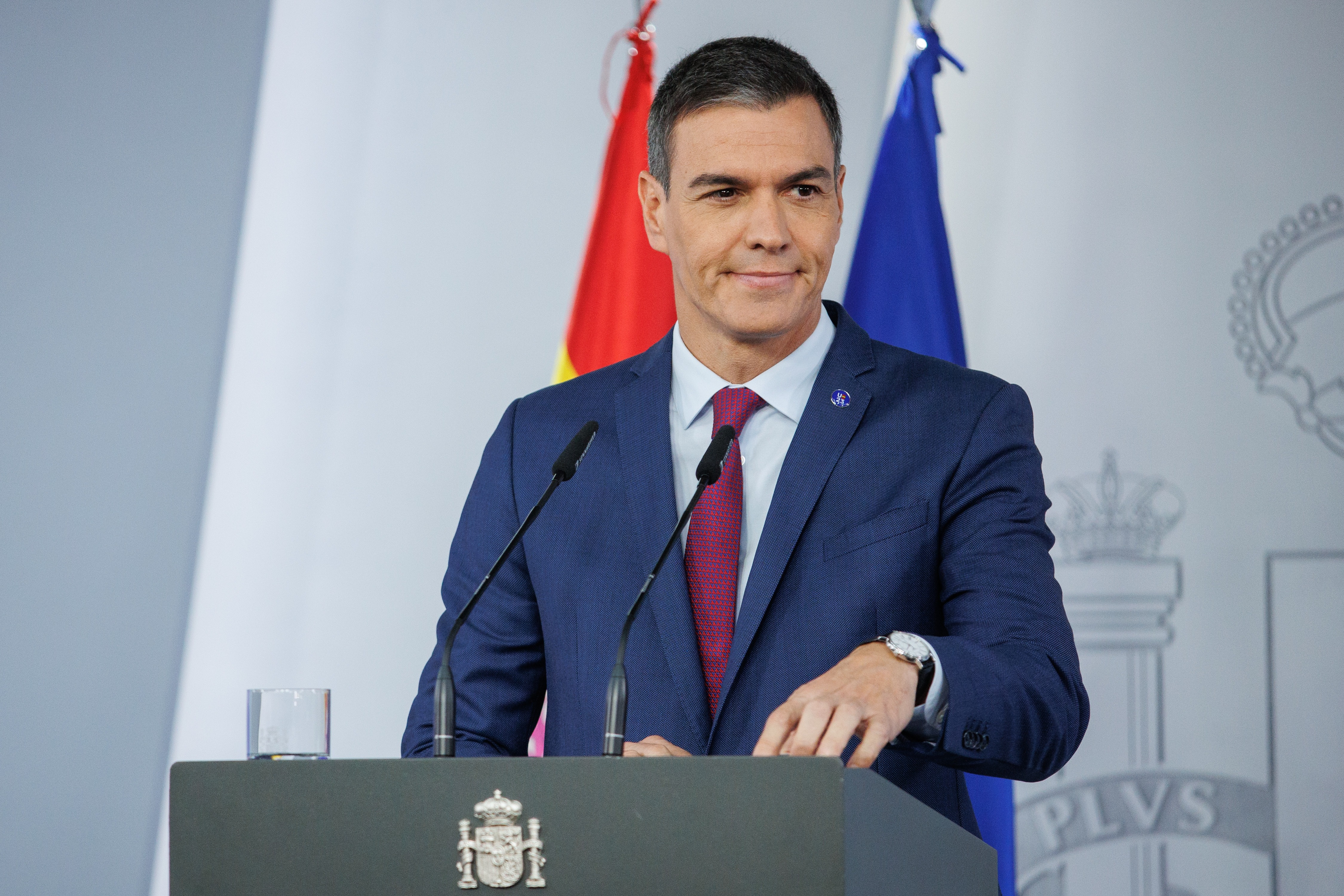 Sánchez destaca "el alto perfil político" de su nuevo gobierno: "Avanzará en el reencuentro"