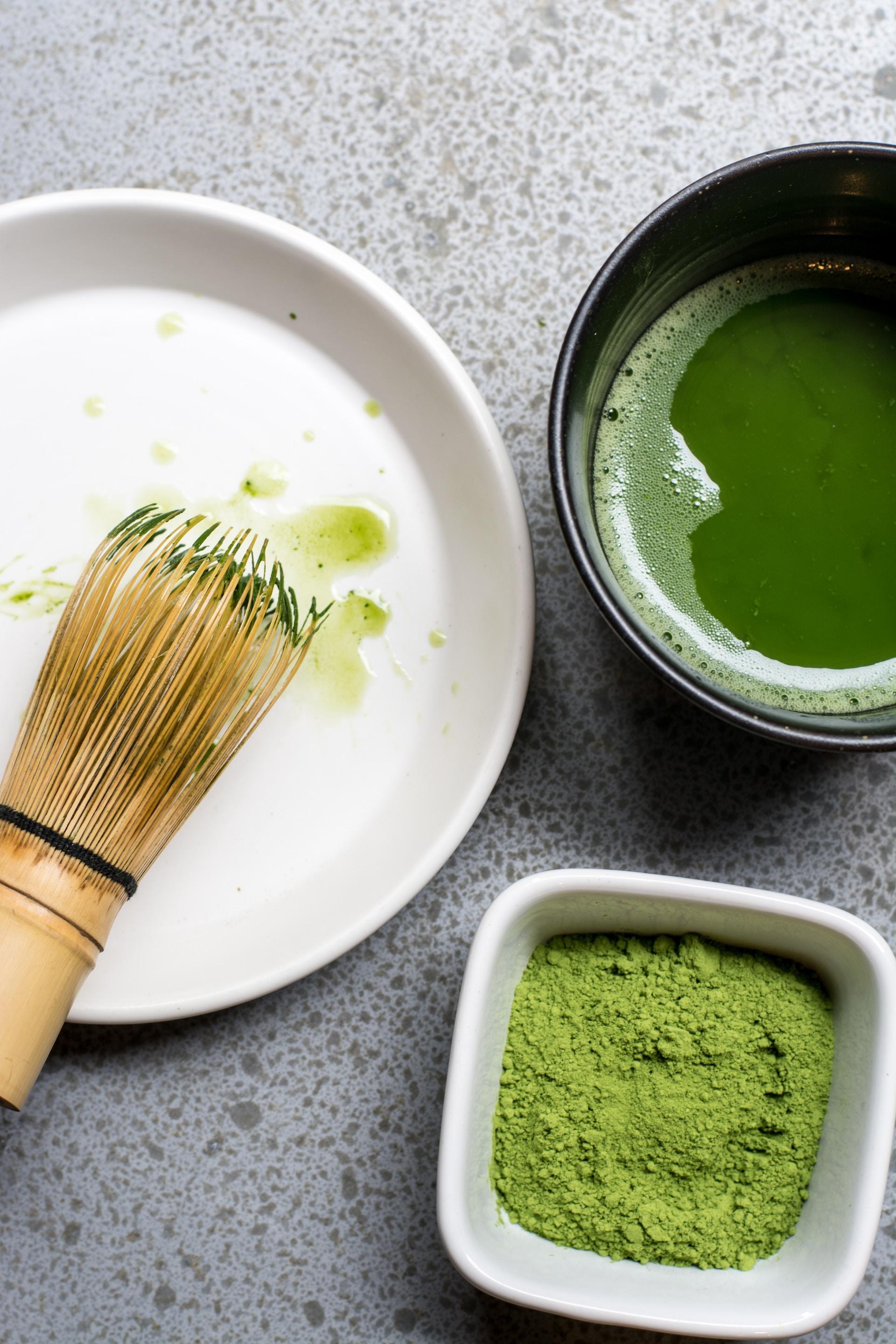 ¿Café o Matcha? Así debes elegir qué comprar para tus desayunos o meriendas