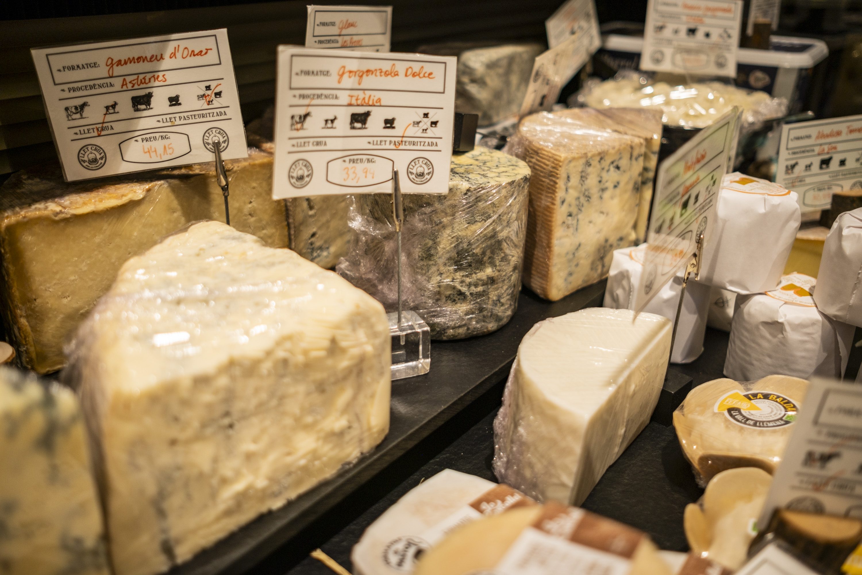 Estas son las mejores opciones de maridaje para los diferentes tipos de quesos
