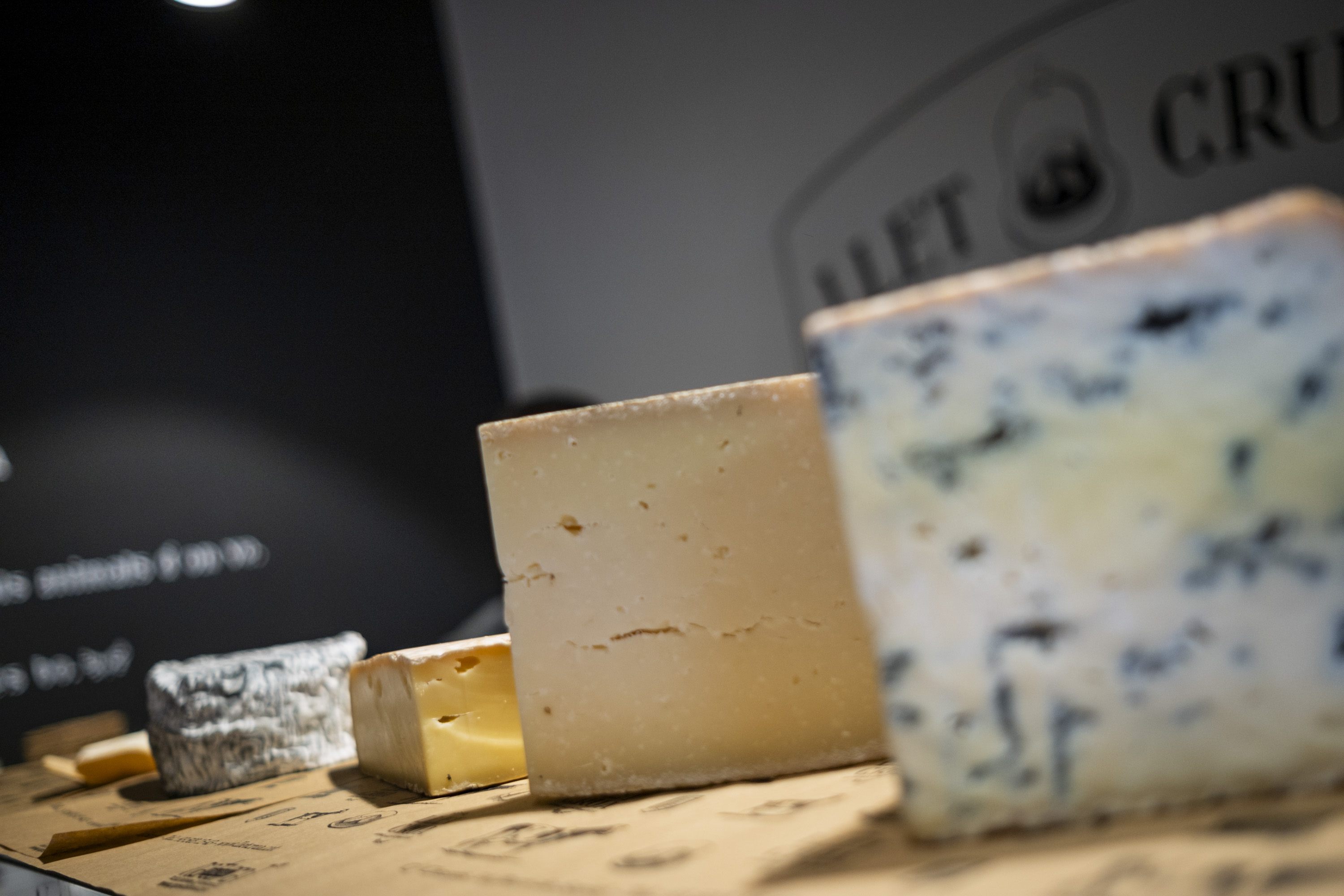 ¿Cómo saber si un queso es artesano o industrial? El detalle a simple vista para salir de dudas