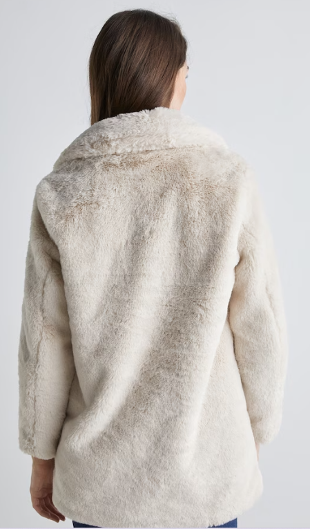 Este chaquetón de El Corte Inglés está en el número 1 en la lista de deseos para el Black Friday