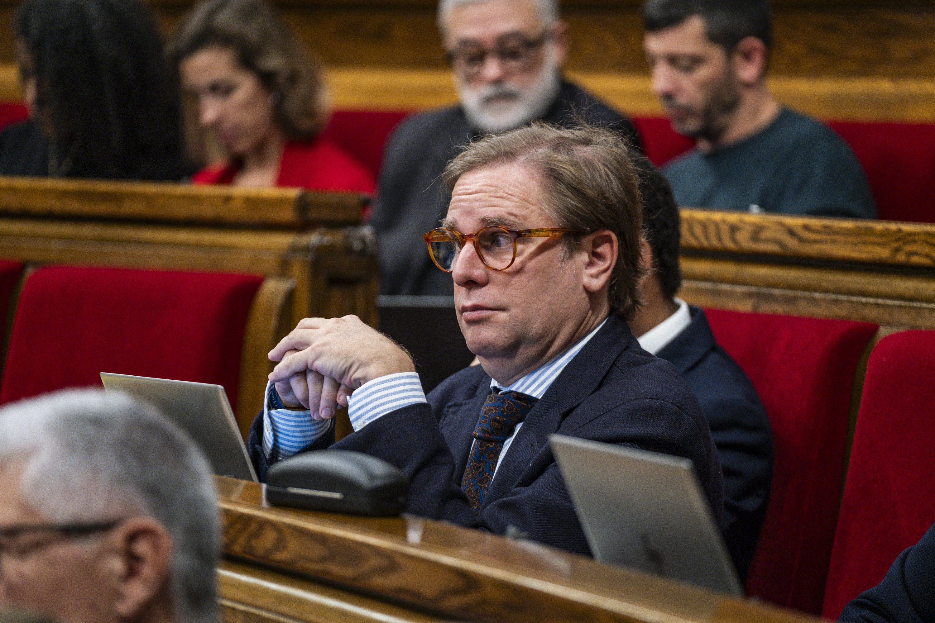 El PSC insta al Parlament a multar a un diputado de Vox por decir que gastan el dinero "en drogas y putas"