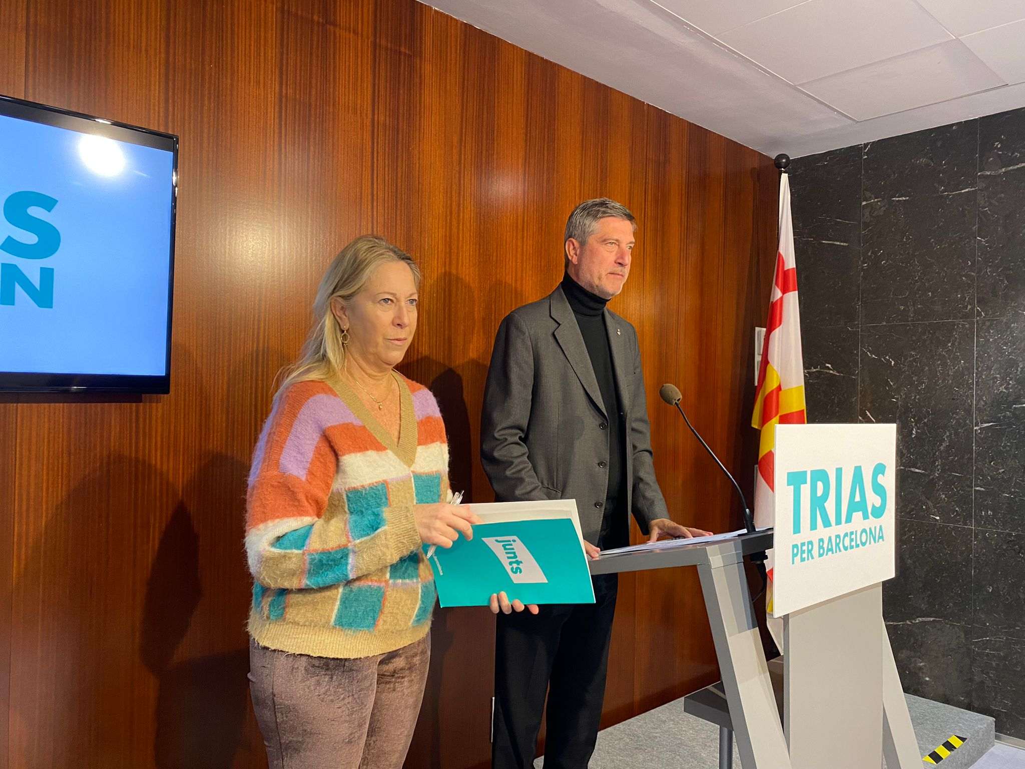 Trias per Barcelona rechaza una extraña maniobra de Collboni con los gobiernos de distrito