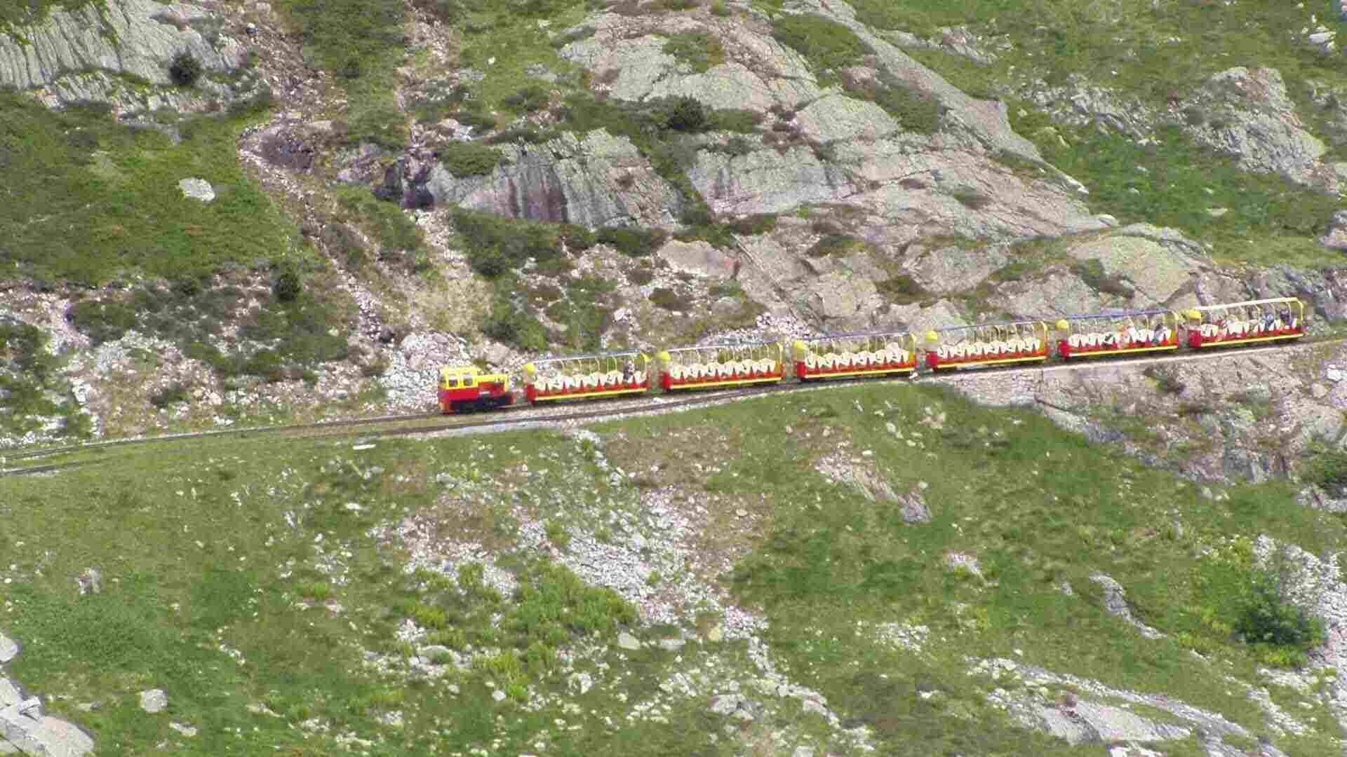 El tren turístic més alt d'Europa és al Pirineu i et fliparà el recorregut