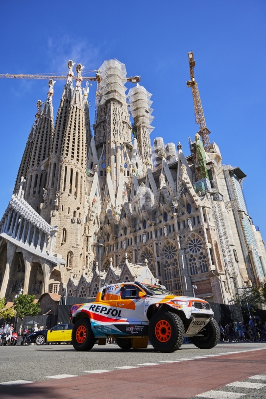 Isidre Esteve Dakar Barcelona / Foto: Repsol Toyota Rally Team Isidre Esteve Dakar Barcelona / Foto: Repsol Toyota Rally Team
