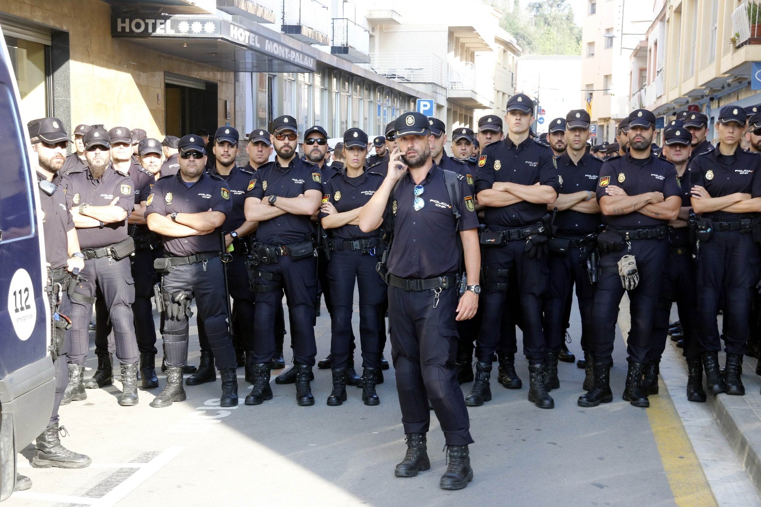 Dos regidors del PSC i un cap policial, a judici per l’expulsió de policies d’un hotel per l’1-O