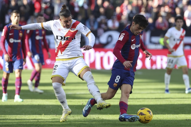 Pacha Espino Pedri González Rayo Vallecano Barça / Foto: EFE