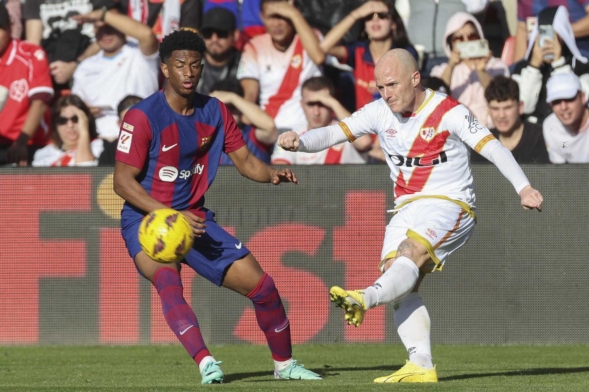 Alejandro Balde, un problema con solución en el Barça