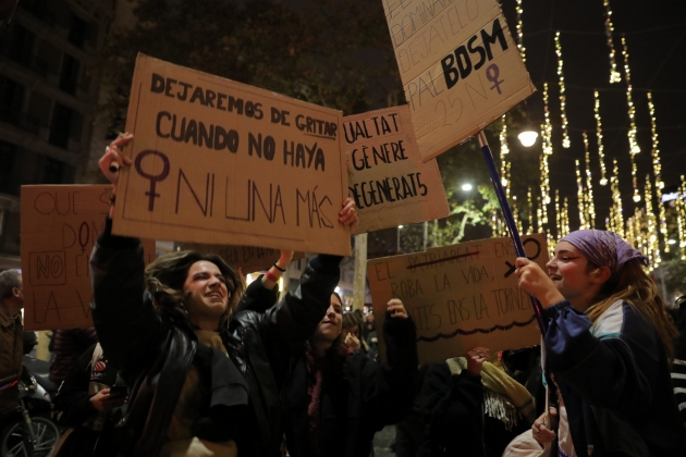 Manifestacio feminista Barcelona 25 N, 25 novembre / Eva Parey