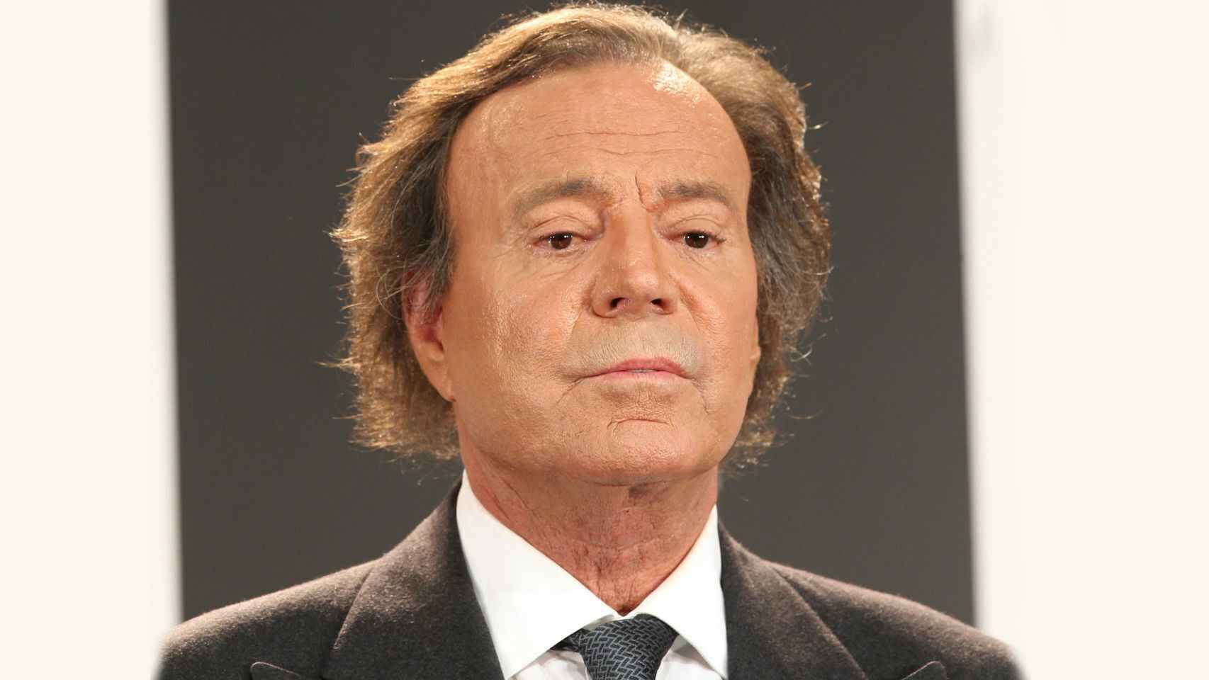 Dues dones denuncien Julio Iglesias davant la Fiscalia per agressió sexual i tràfic de persones