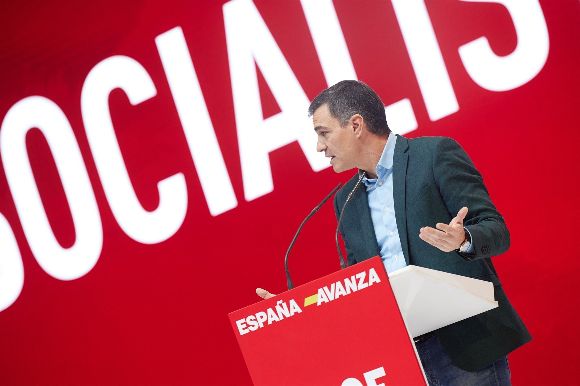 Un tercio de los votantes del PSOE están a favor de ilegalizar a los partidos que declaren la independencia