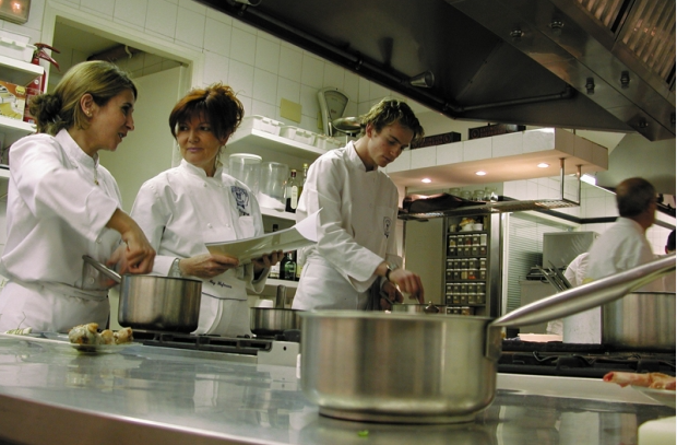 Homenatge a la fundadora de l'única escola de gastronomia del món amb Estrella Michelin