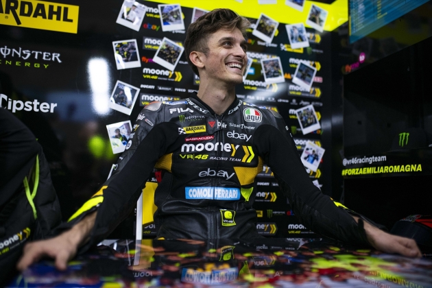 Luca Marini sonriendo