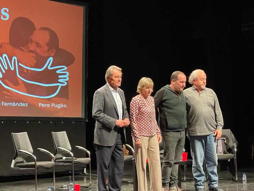 Mas, Forcadell y Fernàndez reeditan el abrazo del 9N para rehacer la unidad ante la crisis de Madrid