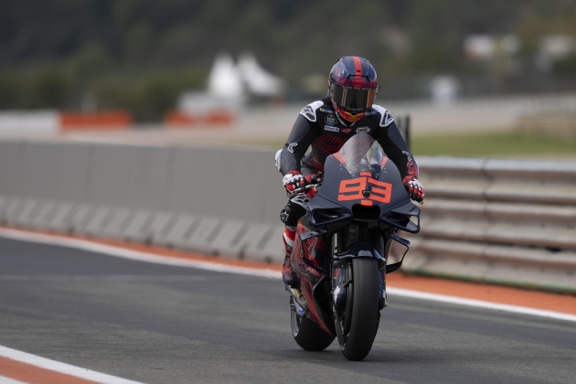 Marc Márquez cono la Ducati en los tests|tiestos de Valencia / Foto: EFE