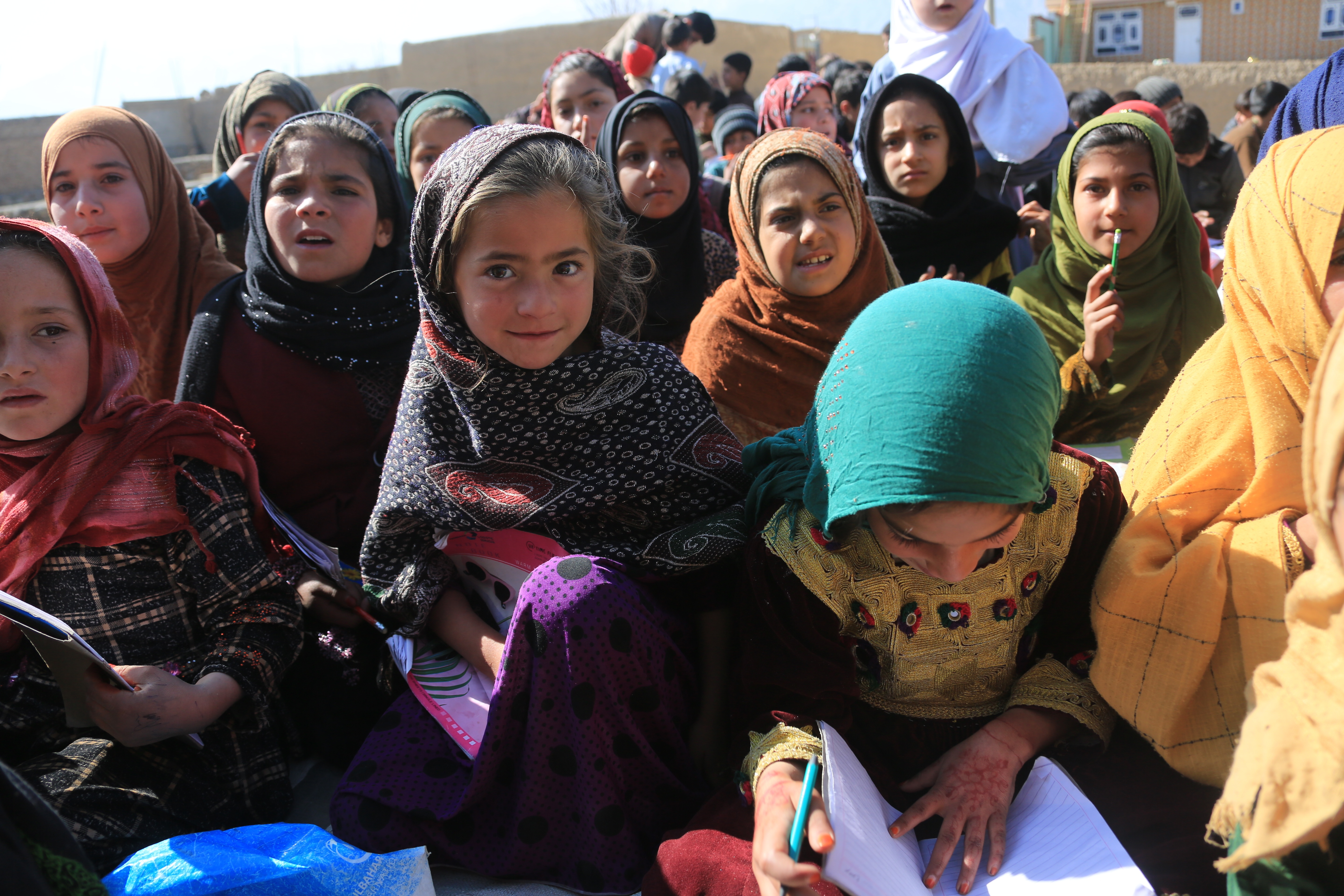 ¿Se puede convencer a los talibanes para volver a abrir las escuelas de niñas en Afganistán?