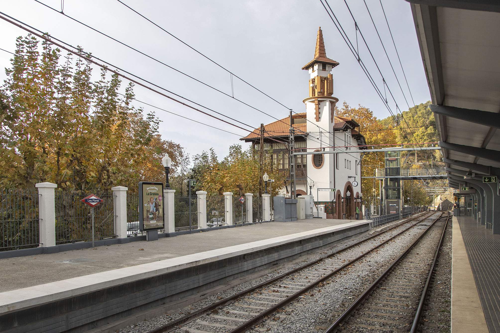 Finalitza la restauració de l’estació modernista de Les Planes d’FGC