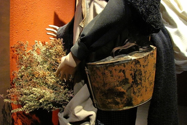 Lata trementinaires, Museo Tuixent / Wikimedia Commons Lata trementinaires, Museo Tuixent / Wikimedia Commons