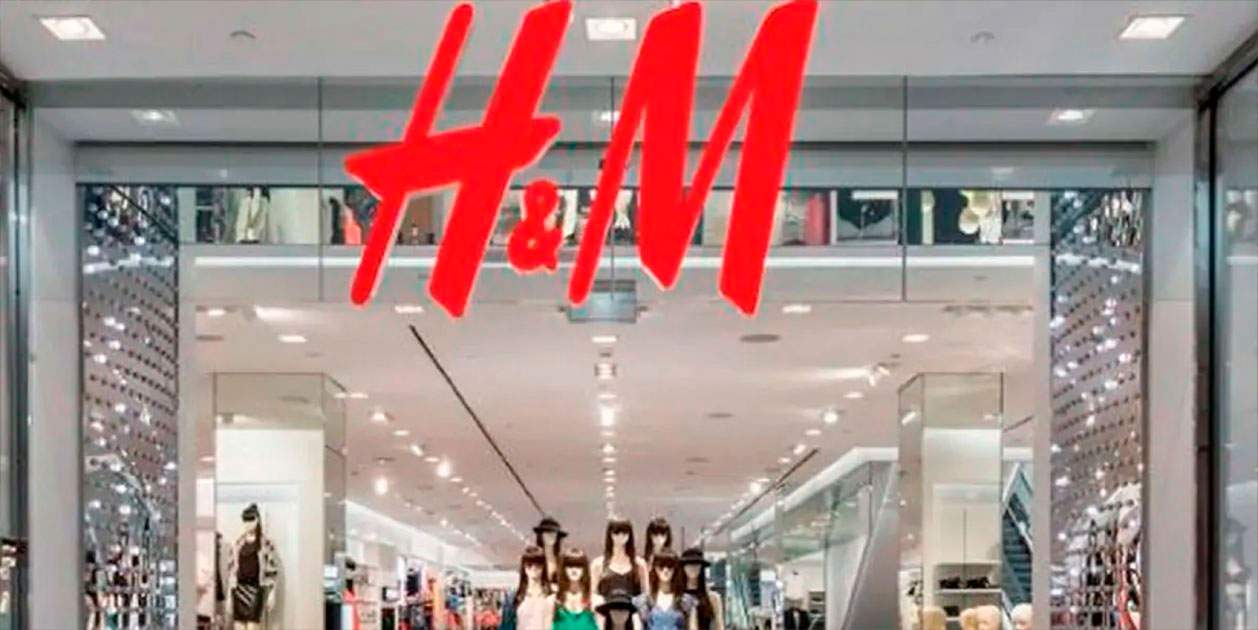 Nos inspiramos en H&M con la bomber overzise que llevaremos cada día de abril