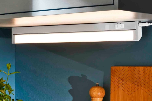 Regleta LED bajo mueble Livarno Home1