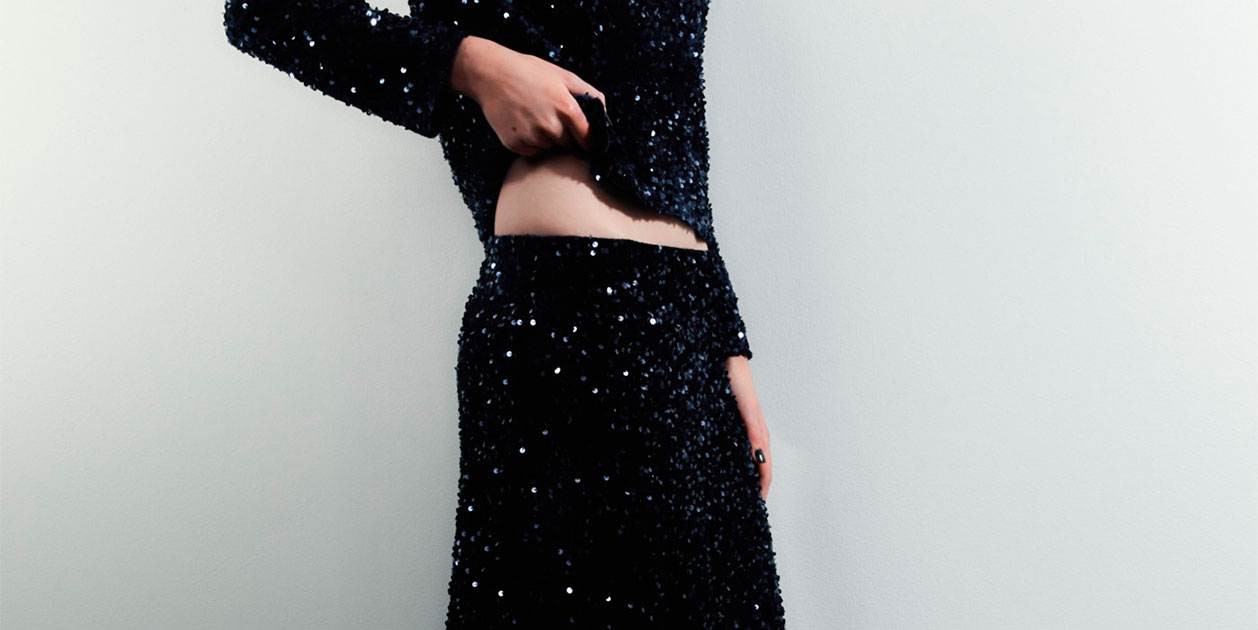 El dos piezas de terciopelo y lentejuelas de Sfera que te convierte en la reina de la fiesta