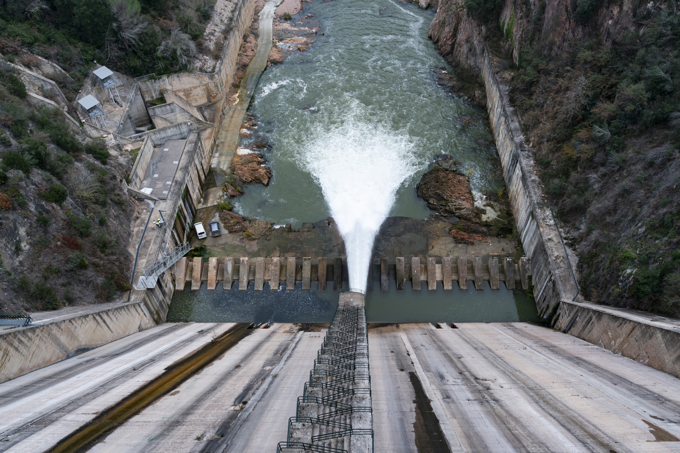 El AMB se prepara para bajar la presión del agua a los municipios metropolitanos ante la emergencia por sequía