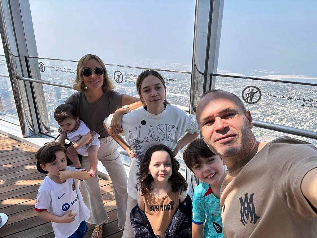 Andrés Iniesta amb Ana Ortiz i els seus fills / Instagram