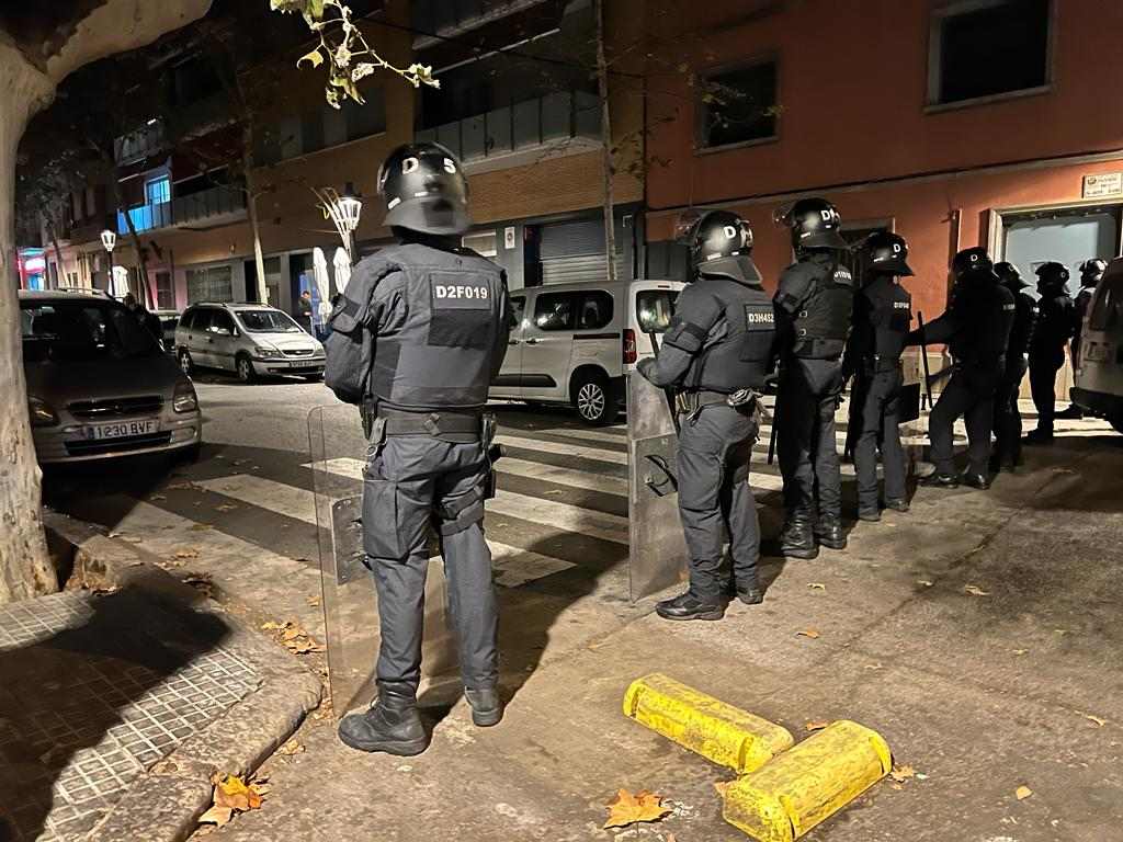 Incidentes en una protesta en Santa Coloma de Gramenet contra el desalojo de Estudi 9