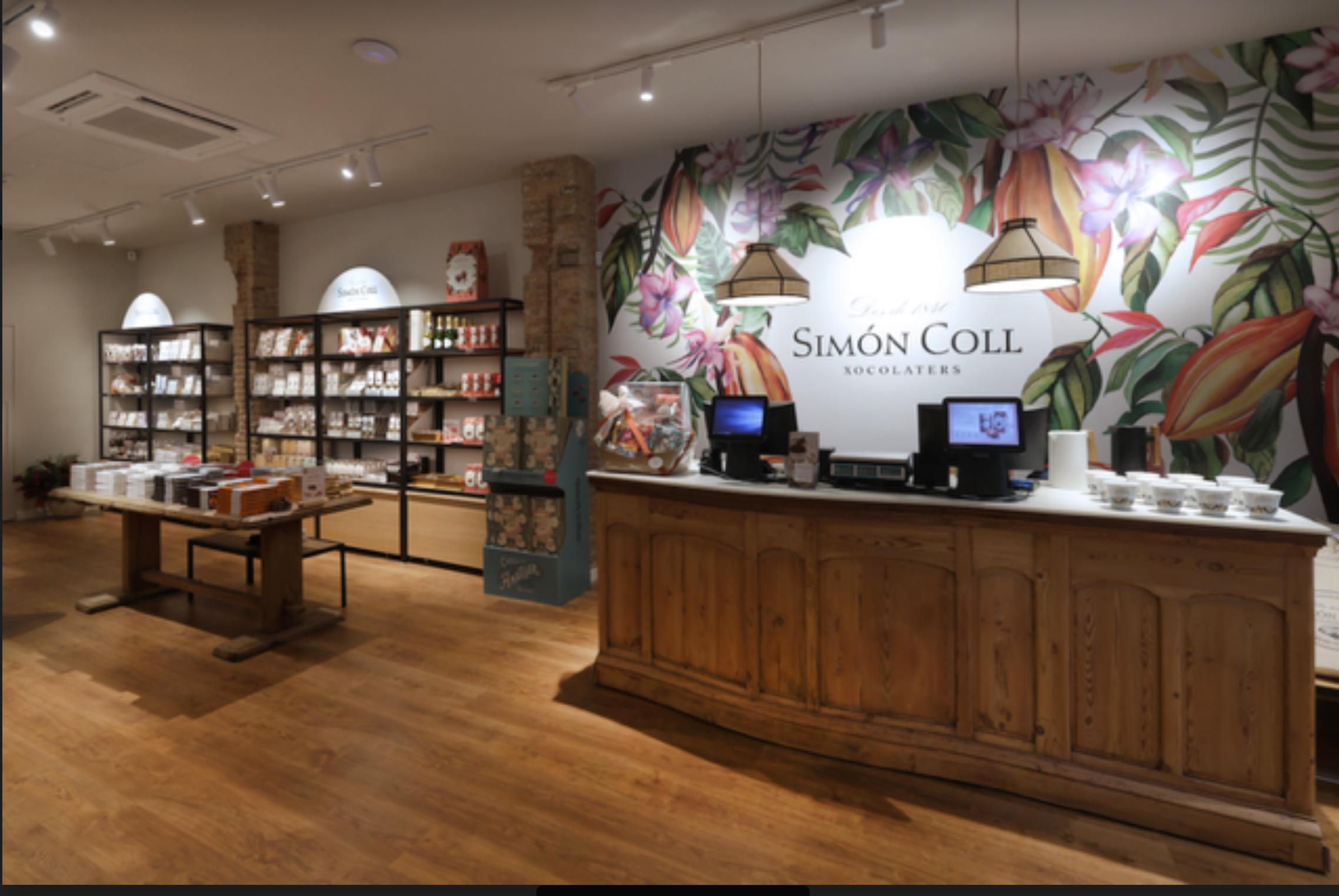 Simón Coll inaugura la primera tienda en Barcelona con grandes productos para esta Navidad
