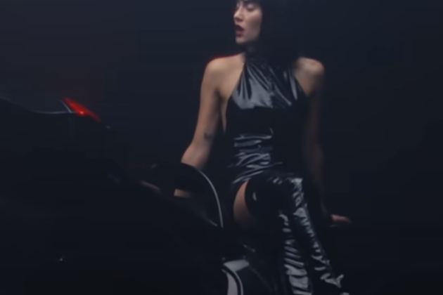 Aitana amb roa de Kyle Jenner / Youtube