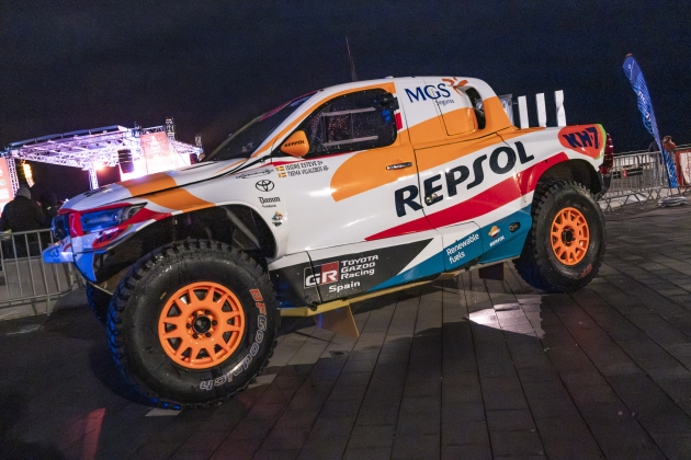 Presentació equipos españoles del Dakar 2024 en Barcelona, REPSOL / Foto: Carlos Baglietto Presentació equipos españoles del Dakar 2024 en Barcelona, REPSOL / Foto: Carlos Baglietto