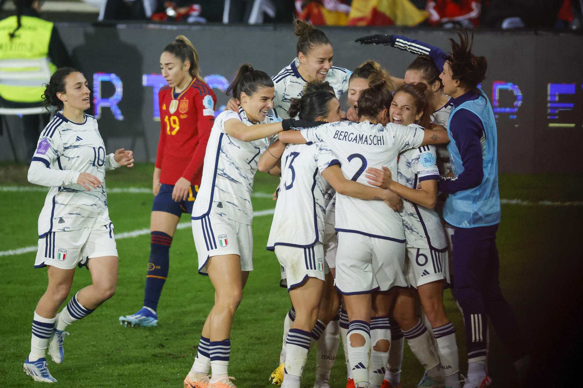 España celebra el pase a la Final Four de la Nations League con una extraña derrota ante Italia (3-2)