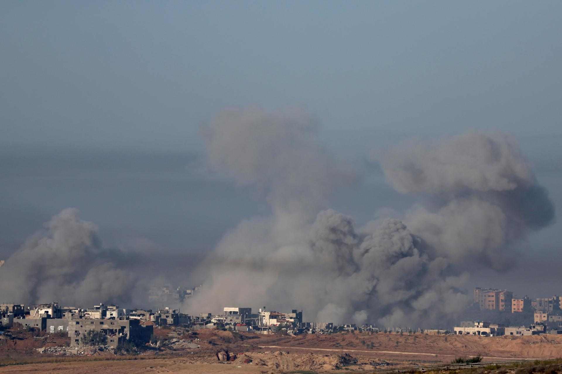 Israel intensifica els atacs a la Franja de Gaza: nous bombardejos contra camps de refugiats