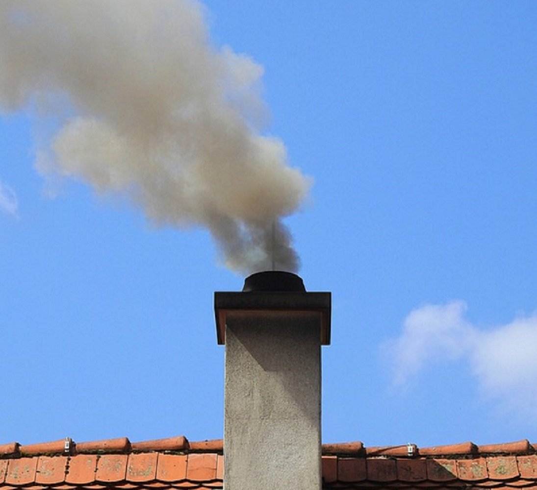 Quatre intoxicats en cremar el tub d'extracció de fums d'un local a Tordera